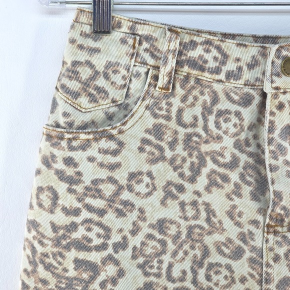 Style Rack Faded Leopard Print Denim Mini Skirt Medium Distressed Animal Mobwife - Picture 9 of 16